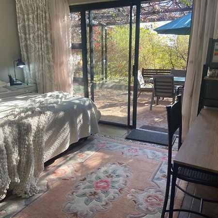 Aloe Guesthouse Клерксдорп Екстериор снимка