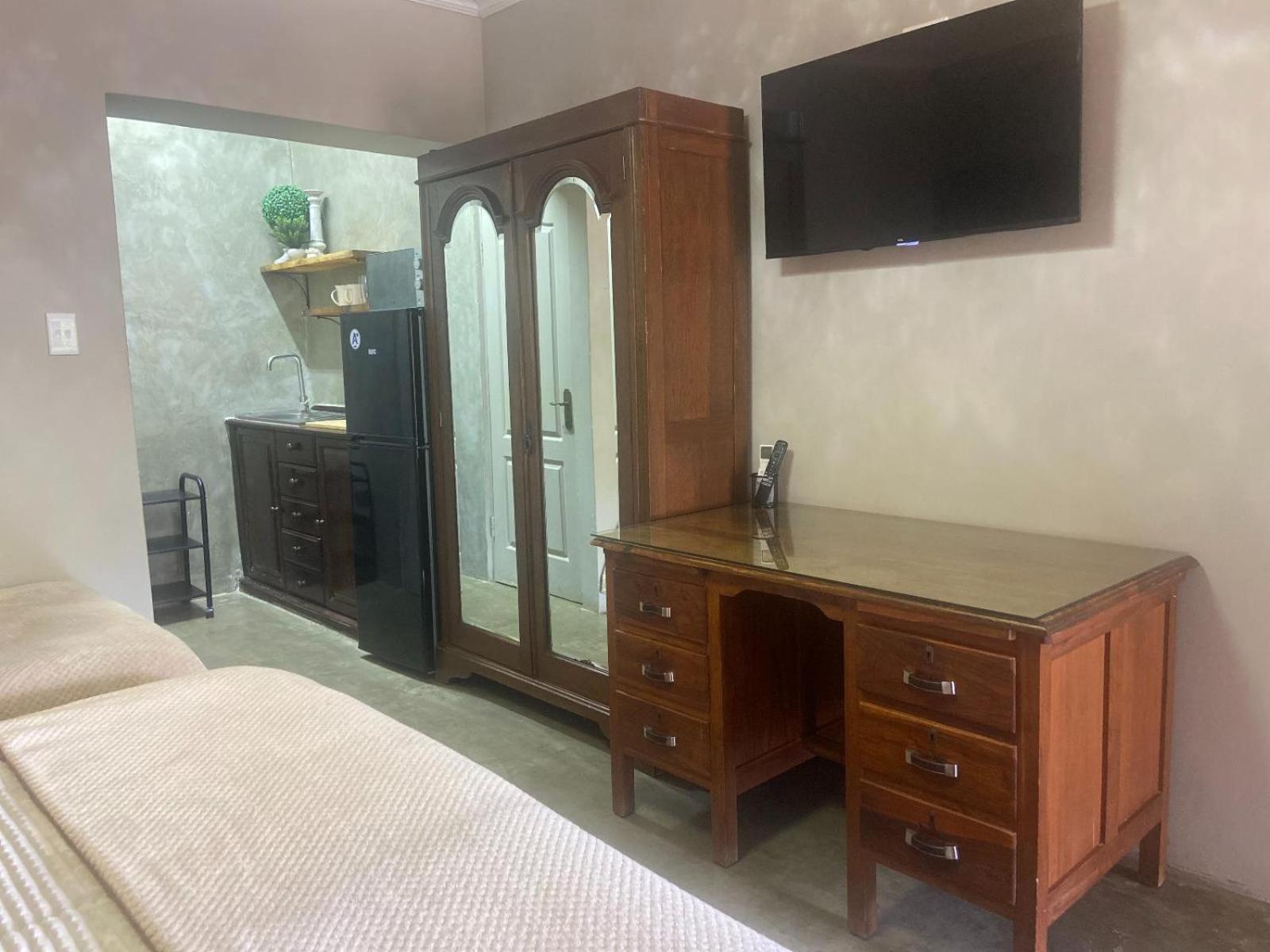 Aloe Guesthouse Клерксдорп Екстериор снимка