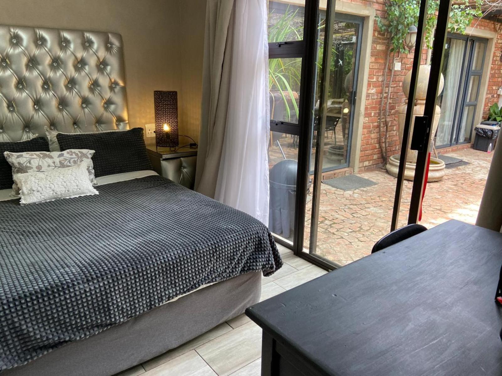 Aloe Guesthouse Клерксдорп Стая снимка